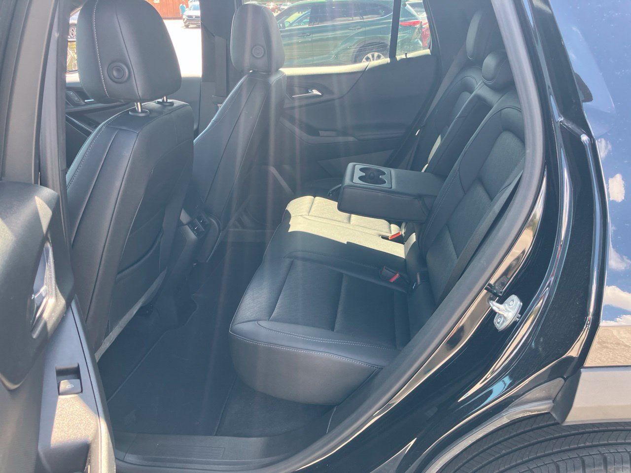 Used 2025 Chevrolet Equinox LT w/ Convenience Package II AWD/4WD image 8