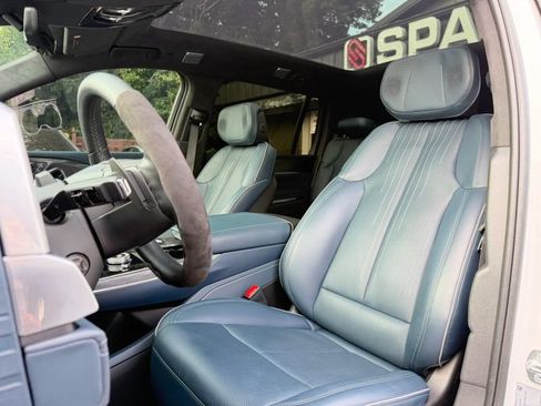 Used 2025 Cadillac Escalade IQ Sport 2 AWD/4WD image 13