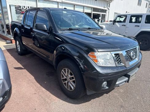 Used 2014 Nissan Frontier SV AWD/4WD image 3
