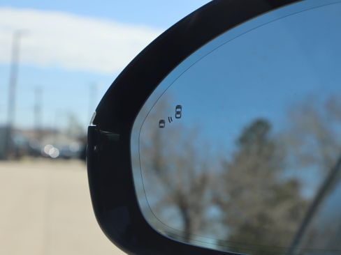 Used 2025 Lincoln Nautilus Reserve image 26