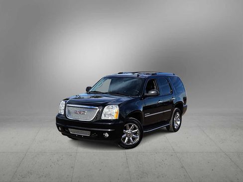 Used 2013 GMC Yukon Denali image 1