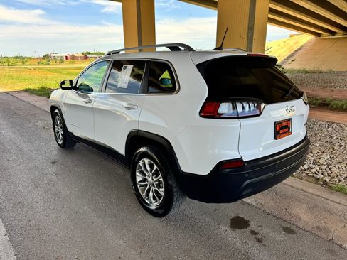 Used 2019 Jeep Cherokee Latitude Plus FWD image 5