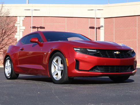 Used 2019 Chevrolet Camaro LT image 1