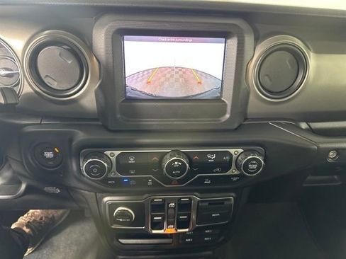 Used 2023 Jeep Wrangler Unlimited image 21