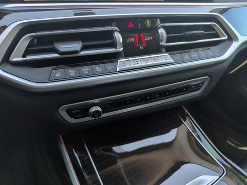 Used 2020 BMW X7 xDrive40i w/ Premium Package image 19