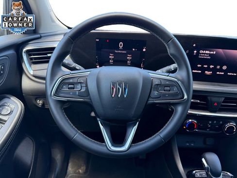 Used 2025 Buick Encore GX Preferred AWD/4WD image 12