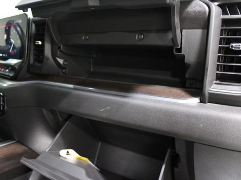 Used 2022 GMC Sierra 1500 SLT w/ SLT Convenience Package AWD/4WD image 29