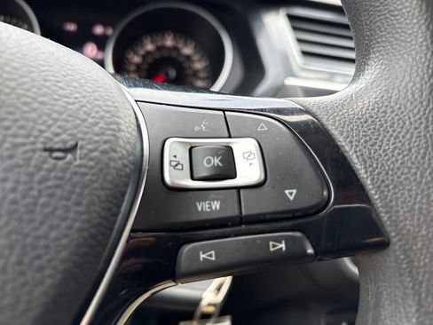 Used 2021 Volkswagen Tiguan S image 14