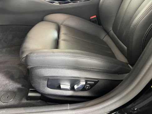 Used 2019 BMW 530e xDrive 530e xDrive iPerformance w/ Premium Package image 16