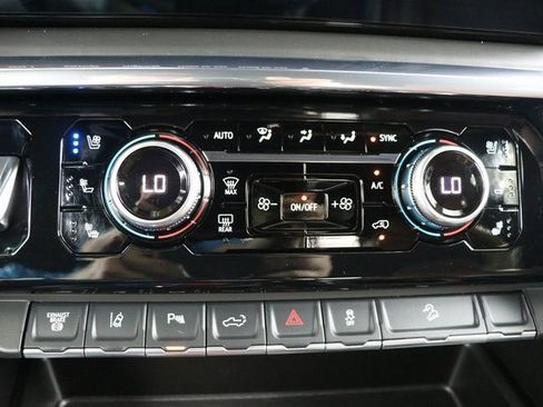 Used 2025 GMC Sierra 3500 Denali Ultimate image 29