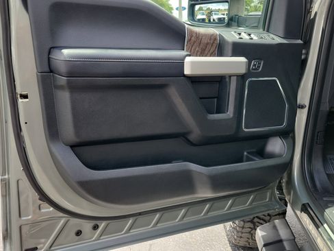 Used 2019 Ford F250 Lariat w/ Lariat Ultimate Package AWD/4WD image 17