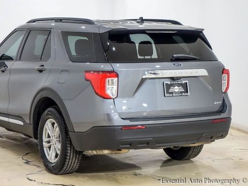 Used 2022 Ford Explorer XLT AWD/4WD image 9