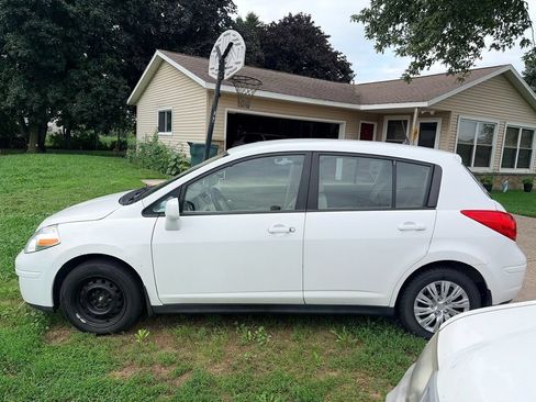 Used 2011 Nissan Versa 1.8 S w/ PWR Plus Pkg FWD image 5
