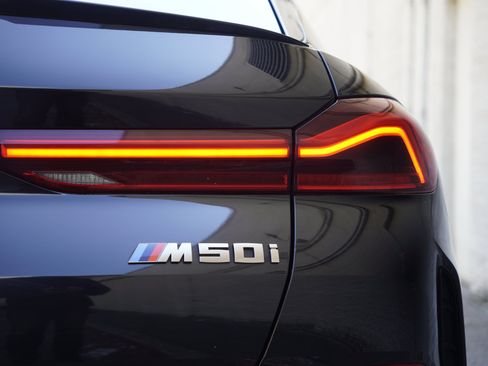 Used 2021 BMW X6 M50i w/ Premium Package AWD/4WD image 12