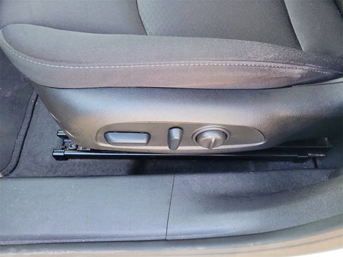 Used 2024 Chevrolet Malibu LT image 14