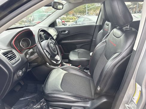 Used 2020 Jeep Compass Trailhawk image 14