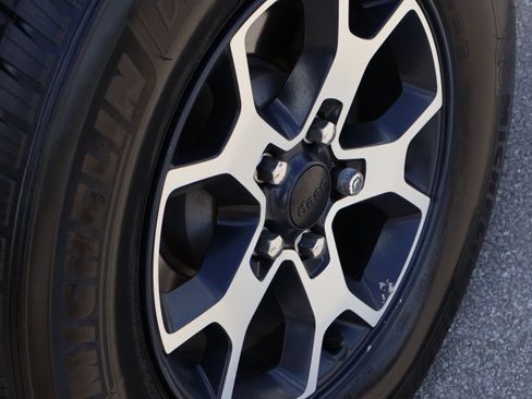 Used 2019 Jeep Wrangler Unlimited Rubicon AWD/4WD image 49