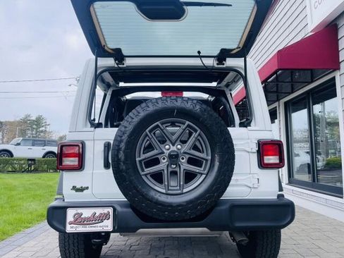 Used 2024 Jeep Wrangler Unlimited Sport AWD/4WD image 6
