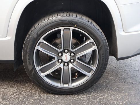 Used 2018 GMC Acadia Denali w/ Technology Package image 9