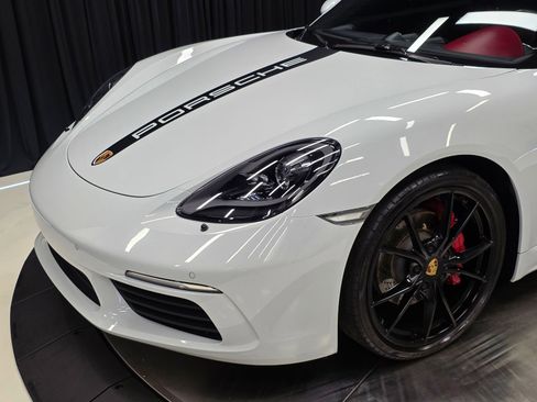 Used 2017 Porsche 718 Cayman RWD image 46