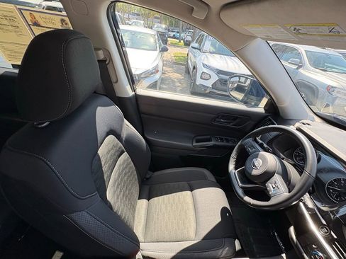 Used 2024 Nissan Pathfinder SV AWD/4WD image 27