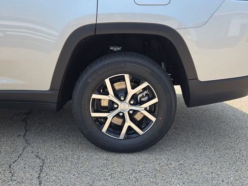 New 2025 Jeep Grand Cherokee L Limited image 16
