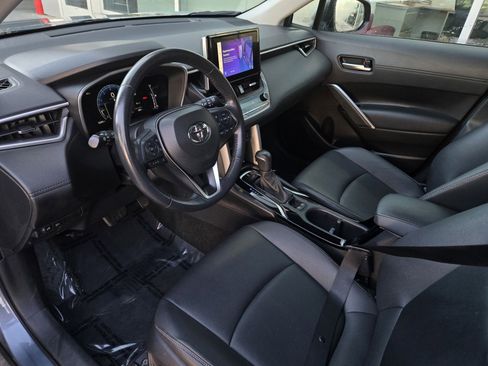 Certified 2023 Toyota Corolla Cross XLE image 8
