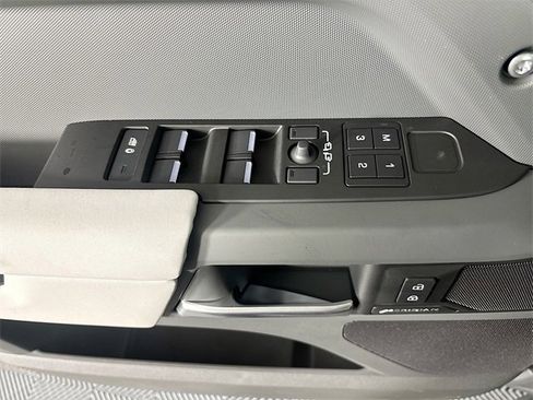 New 2026 Land Rover Defender 110 S image 18
