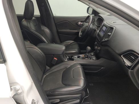 Used 2019 Jeep Cherokee Latitude Plus image 21