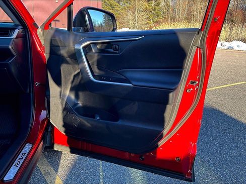 Used 2025 Toyota RAV4 LE image 20