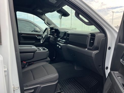 Used 2024 GMC Sierra 1500 Elevation AWD/4WD image 7