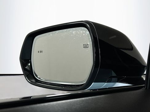 Used 2025 Cadillac Lyriq Sport image 16