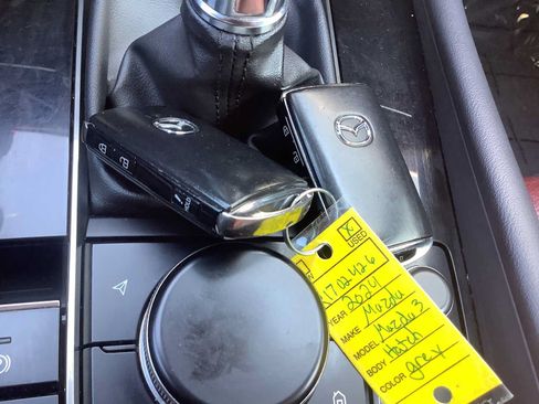 Used 2024 MAZDA MAZDA3 s FWD image 19