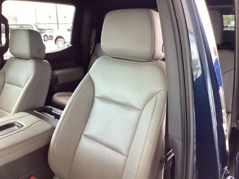 Used 2022 Chevrolet Silverado 1500 LTZ w/ LTZ Convenience Package II AWD/4WD image 9
