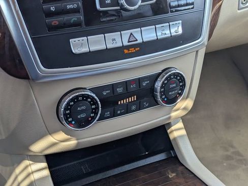Used 2014 Mercedes-Benz GL 450 4MATIC image 28