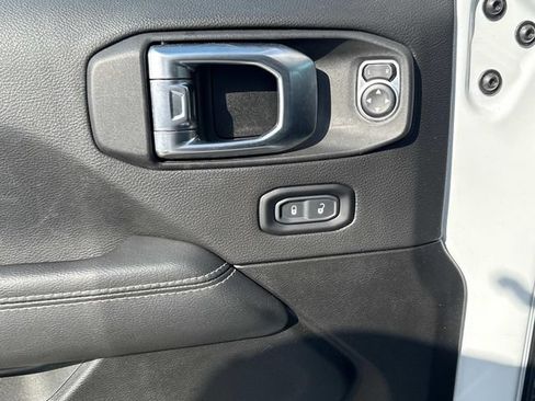 Used 2023 Jeep Wrangler Unlimited Sahara w/ Cold Weather Group AWD/4WD image 26