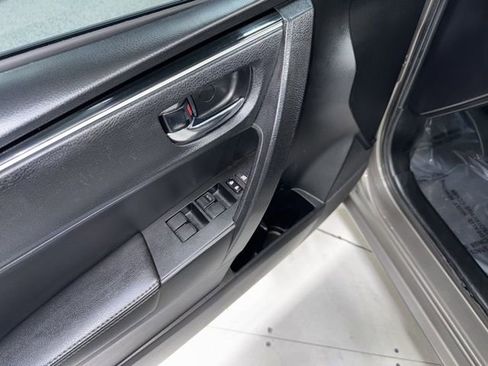 Used 2019 Toyota Corolla XLE w/ Carpet Mat Package (TMS) image 12