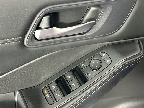 Used 2023 Nissan Rogue SV w/ SV Premium B Package image 13