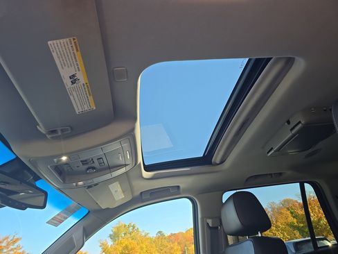 Used 2019 GMC Yukon SLT image 30