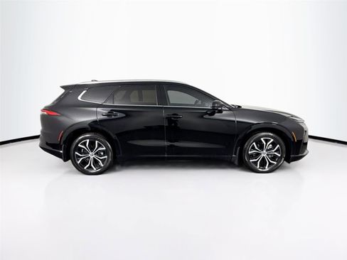 Used 2025 Toyota Crown Signia image 5