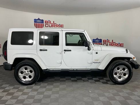 Used 2015 Jeep Wrangler Unlimited Sahara w/ Connectivity Group AWD/4WD image 2