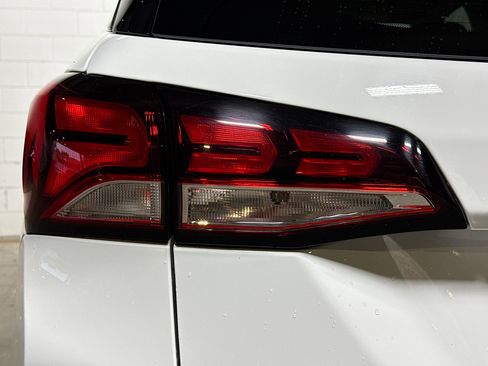 Used 2023 Chevrolet Equinox LT image 11