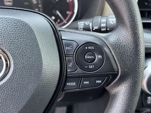 Used 2025 Toyota RAV4 XLE FWD image 12