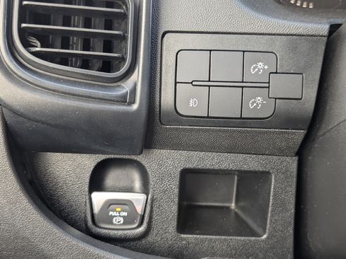Used 2025 RAM ProMaster 2500 w/ Convenience Group FWD image 21