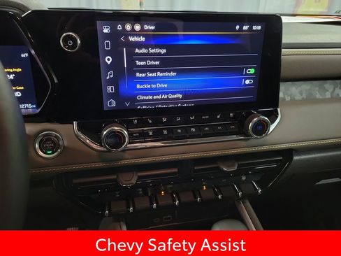 Used 2025 Chevrolet Colorado ZR2 w/ Technology Package image 15