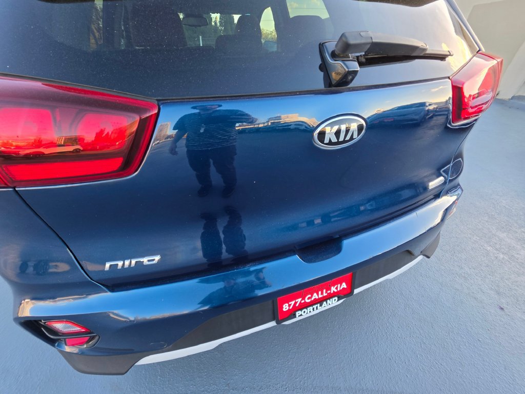 Used 2020 Kia Niro LXS FWD image 15