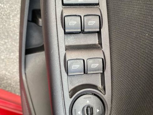 Used 2016 Ford Focus SE w/ SE Sport Package FWD image 20