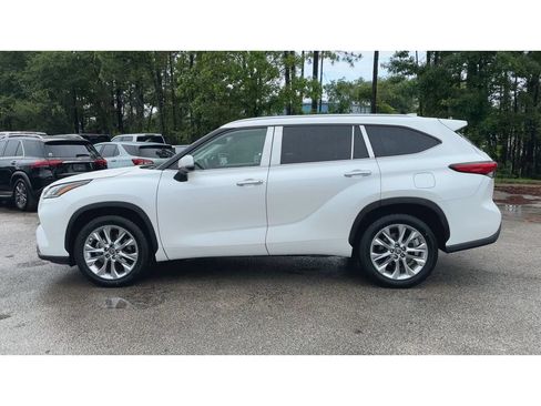 Used 2020 Toyota Highlander Limited FWD image 6
