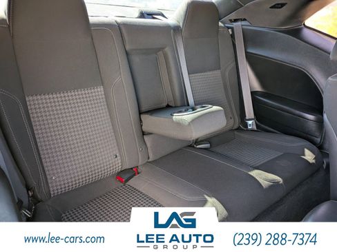 Used 2015 Dodge Challenger R/T w/ Quick Order Package 22B R/T image 10