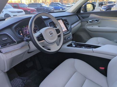 Used 2023 Volvo XC90 B5 Plus w/ Protection Package Premier image 14